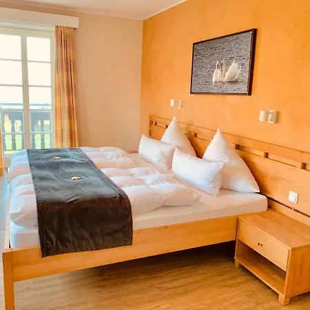 Fischhaus Am Schaalsee Hotel *